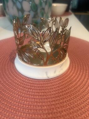 Bath & Body Works Gold & Marble 3-wick candle holder (NWT)